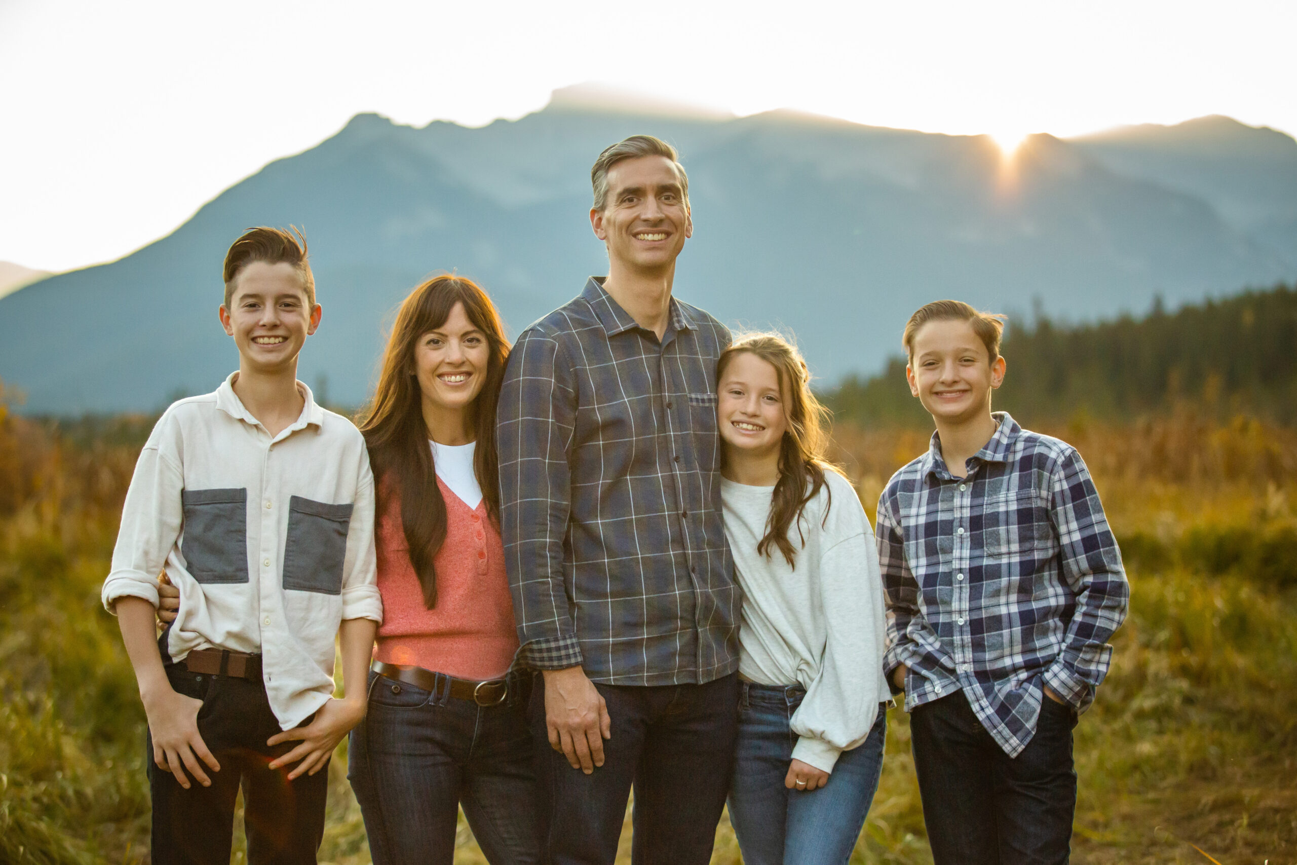 beautiful family photos in Alberta Rocky Mountains, family photos